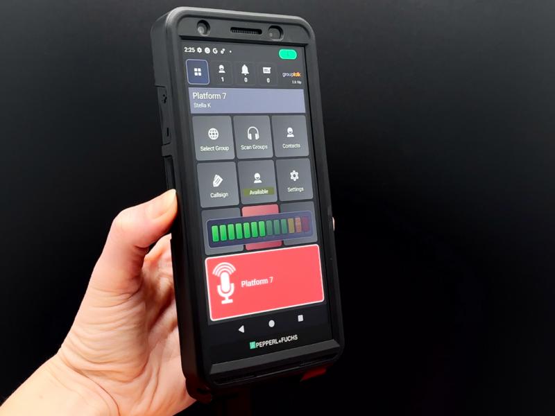 Smart-Ex 03 push to talk smartphone från Pepperl+Fuchs